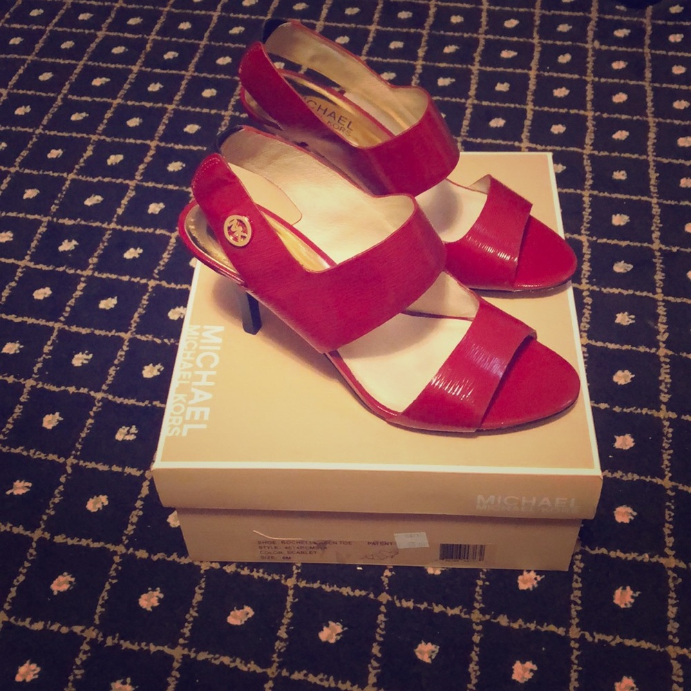 Michael Kors Rochelle patent sandals